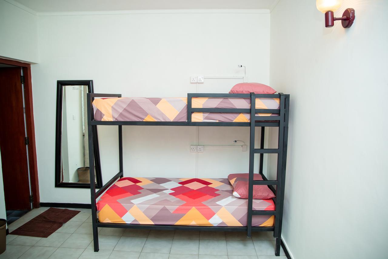Tuk Tuk Hostels Colombo Exterior photo